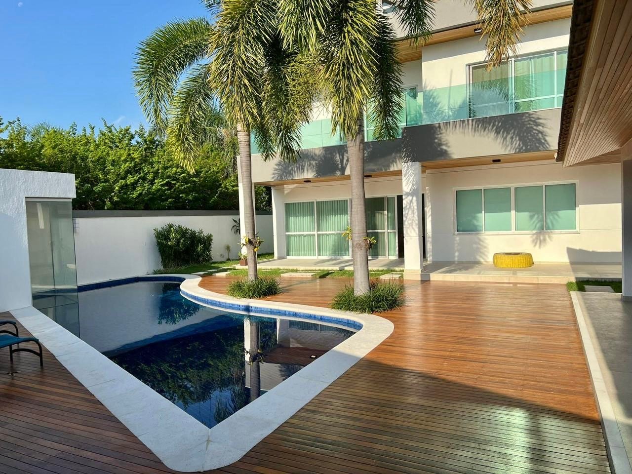 Casa Espetacular no Del Lago – 5 Suítes, Home Cinema e Área Gourmet na Barra