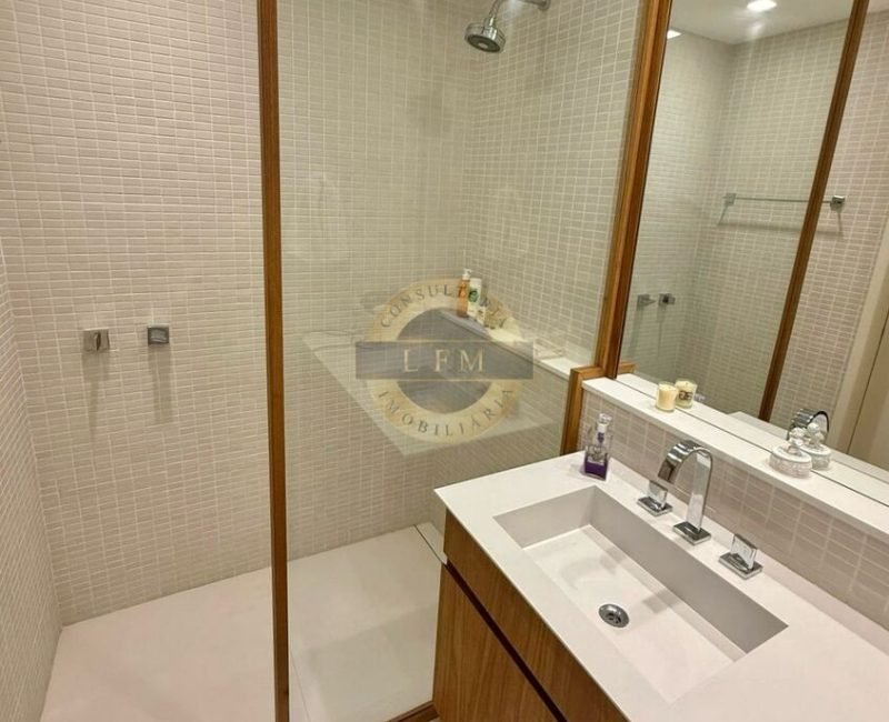 Apartamento em Lâmina no Saint Tropez | 178m², 3 Suítes, 3 Vagas e Box Privativo