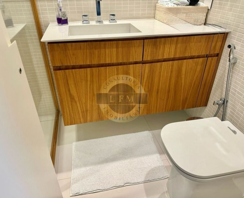 Apartamento em Lâmina no Saint Tropez | 178m², 3 Suítes, 3 Vagas e Box Privativo