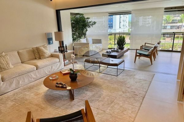 Apartamento em Lâmina no Saint Tropez | 178m², 3 Suítes, 3 Vagas e Box Privativo