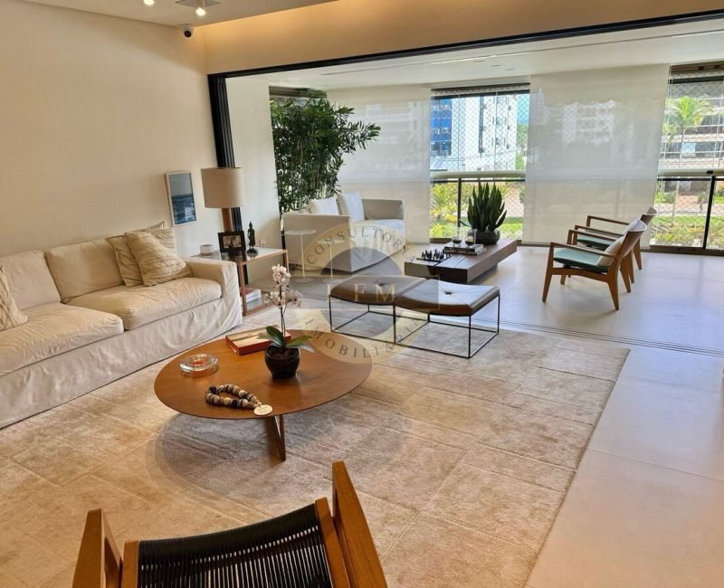 Apartamento em Lâmina no Saint Tropez | 178m², 3 Suítes, 3 Vagas e Box Privativo