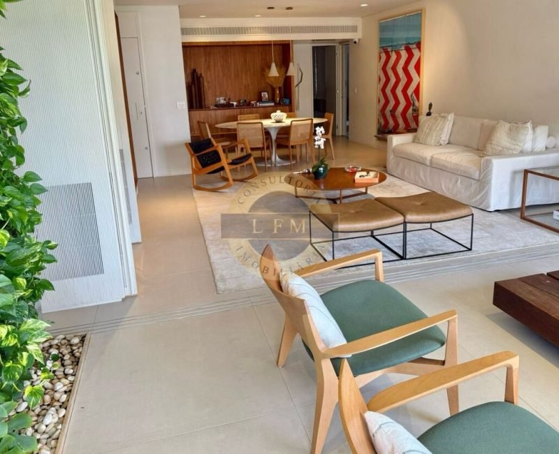 Apartamento em Lâmina no Saint Tropez | 178m², 3 Suítes, 3 Vagas e Box Privativo